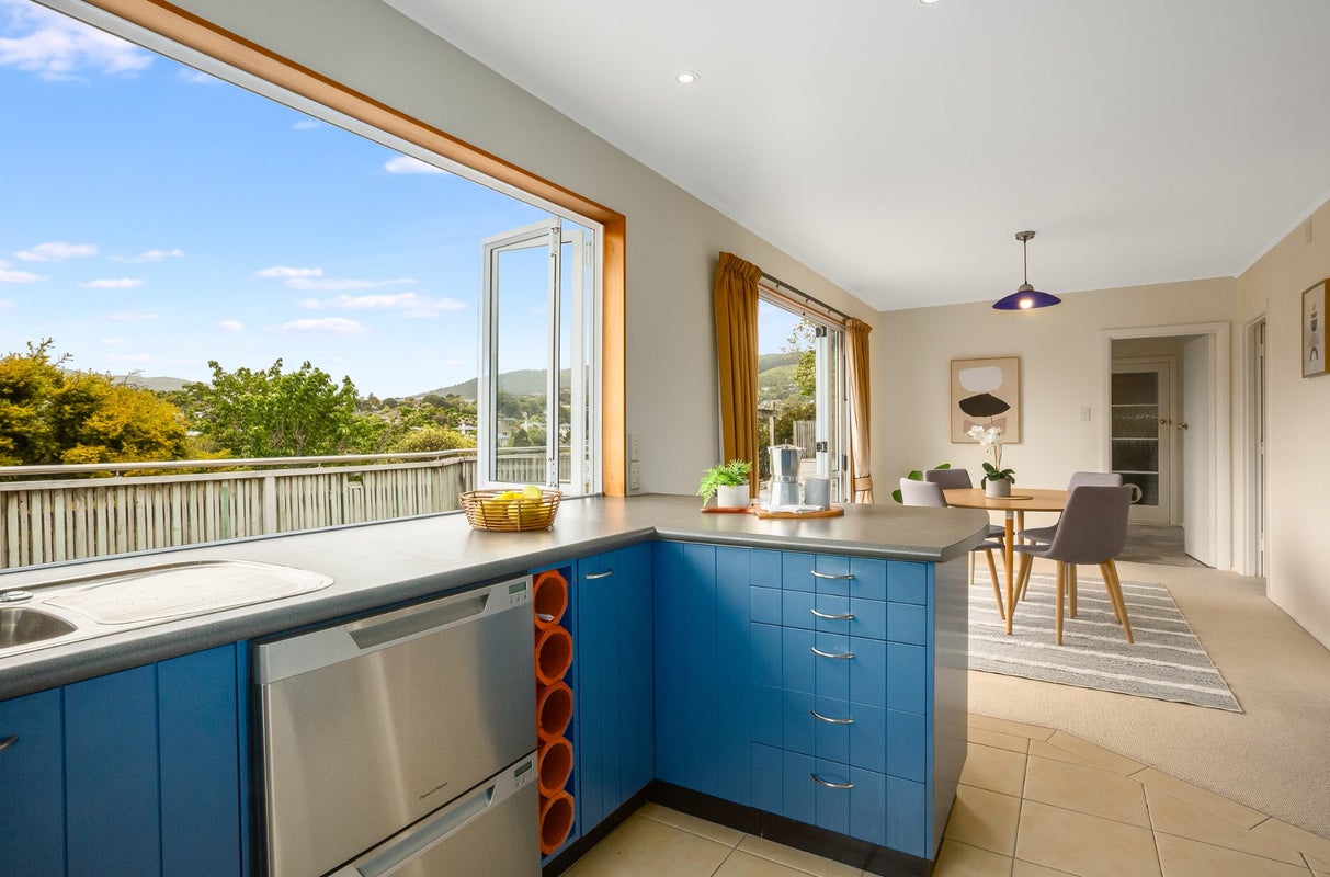 15 Tainui Terrace, Tawa, Wellington - Carousel 2