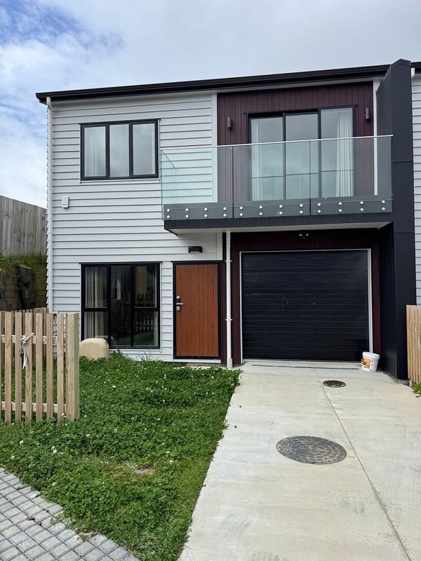 14 Medallion Drive, Oteha, Auckland - Carousel 1