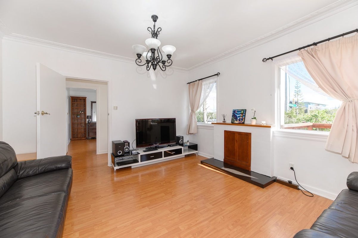 1/18 Northcote Road, Takapuna, Auckland - Carousel 2