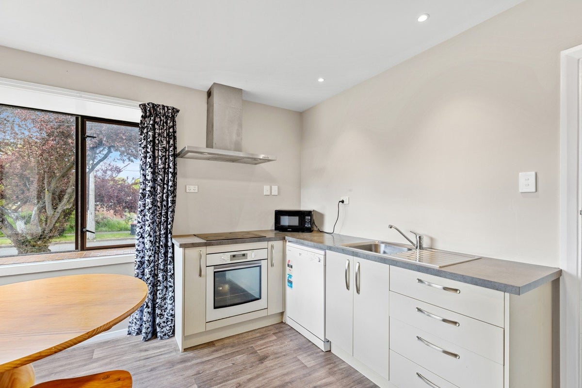 42 Attlee Crescent, Bryndwr, Christchurch City, Canterbury - Carousel 2