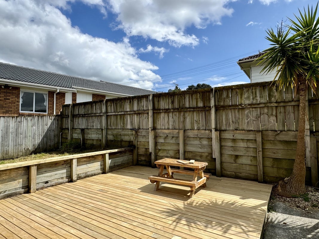 93B Triangle Road, Massey, Auckland - Carousel 17