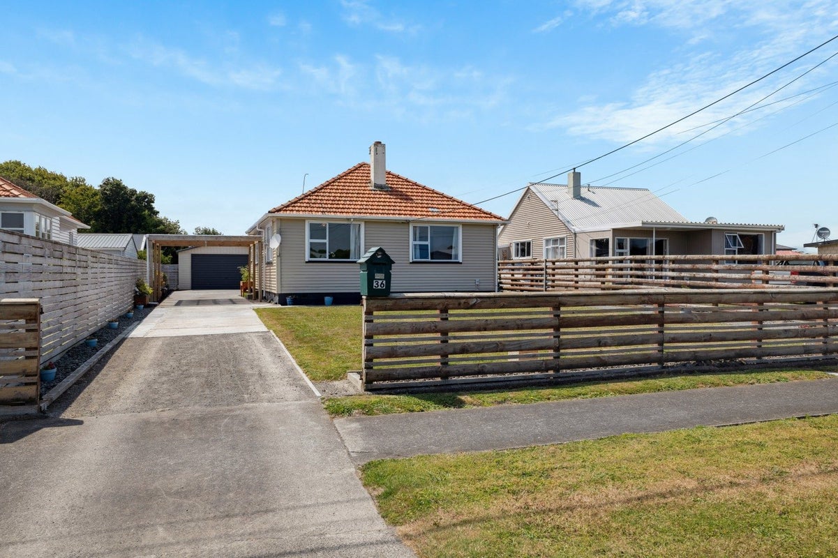 36 Dixon Road, Fitzroy, Hamilton - Carousel 1