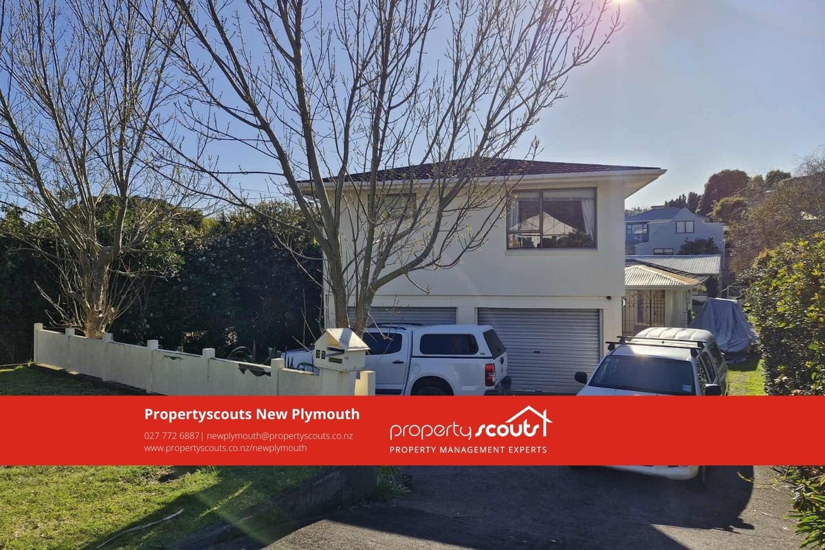35 Lorna Street, Lynmouth, New Plymouth - Carousel 1