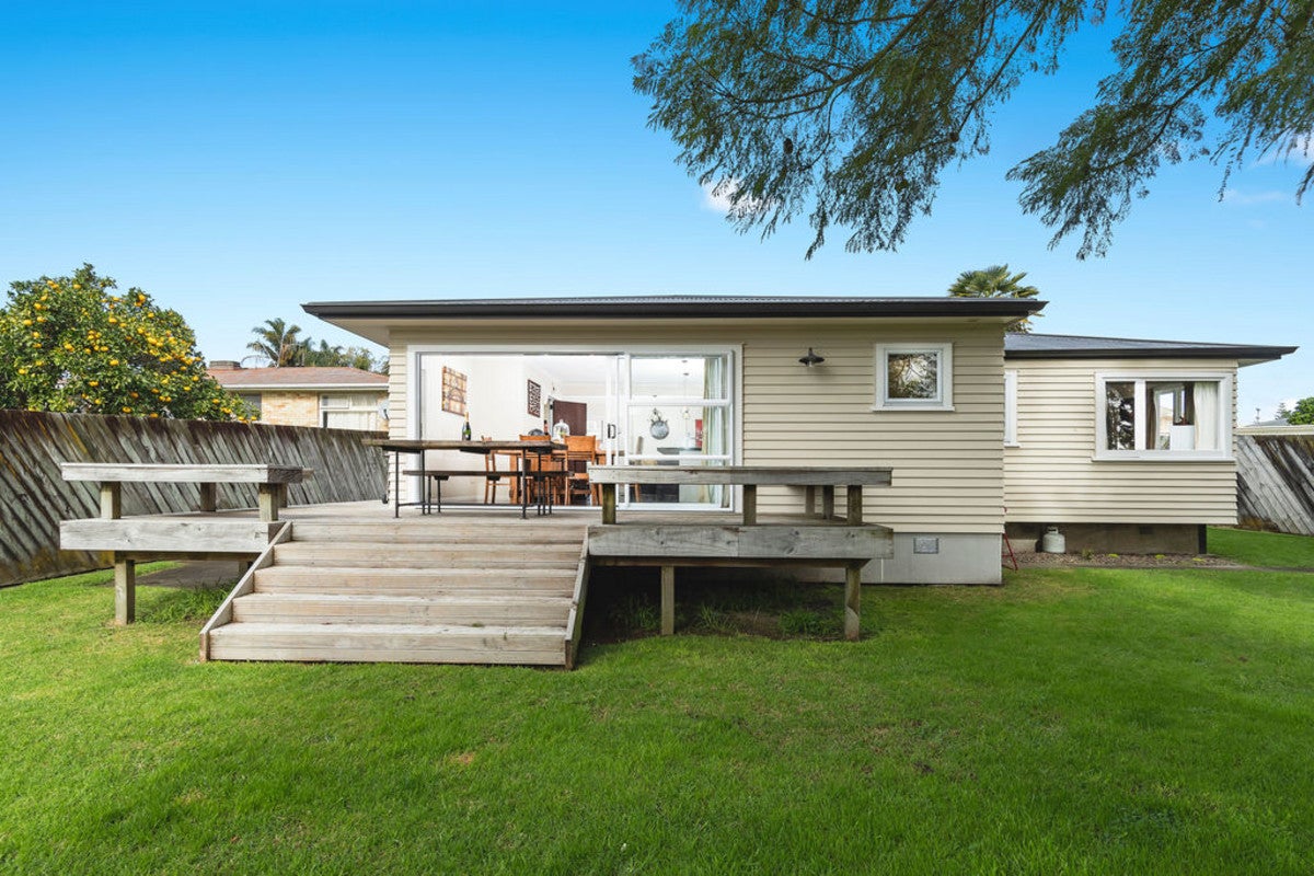 15 Galway Grove, Greerton, Tauranga - Carousel 1