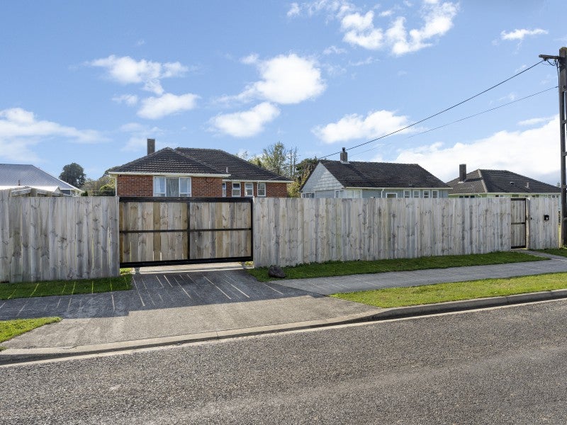 10 Ajax Street, Stratford, Stratford - Carousel 1