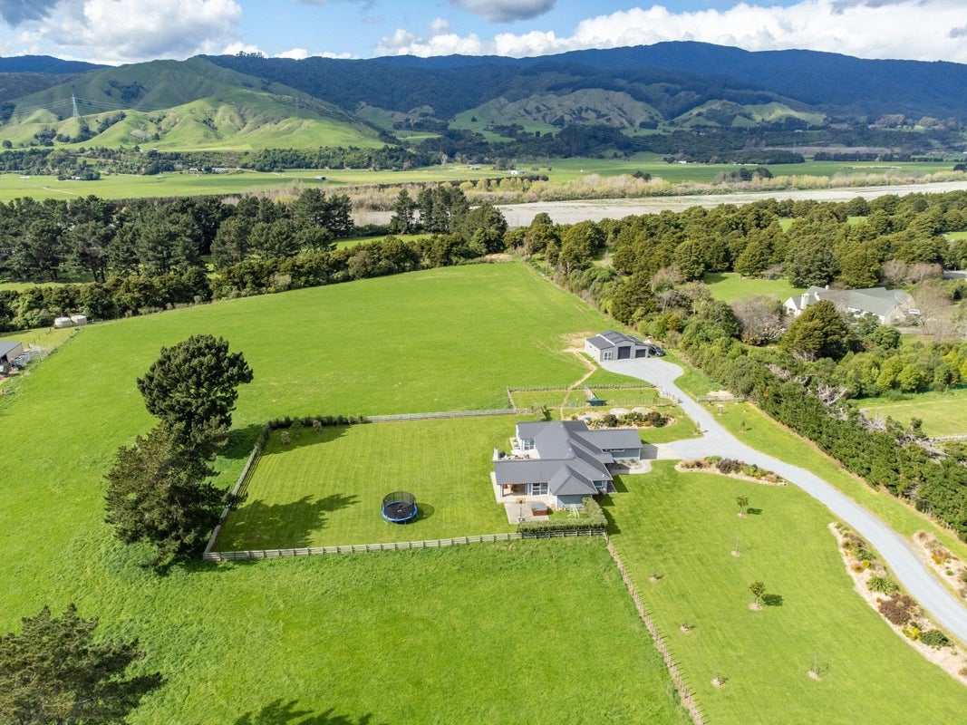 319 Otaki Gorge Road, Otaki - Carousel 2