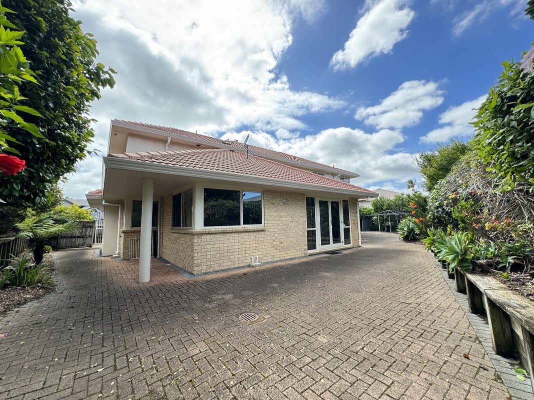 6 Nathan Close, Somerville, Manukau - Carousel 24