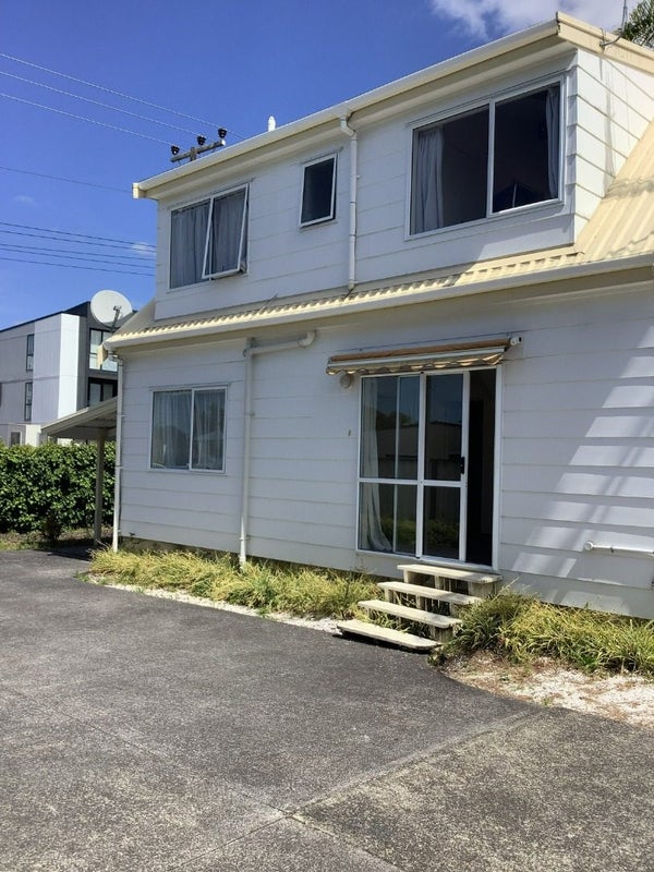 17 Ocean View Road, Milford, Auckland - Carousel 2