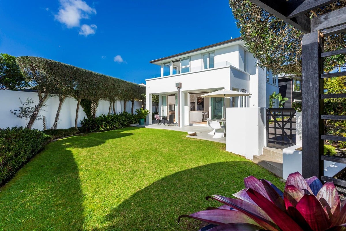 223A Hurstmere Road, Takapuna, Auckland - Carousel 2