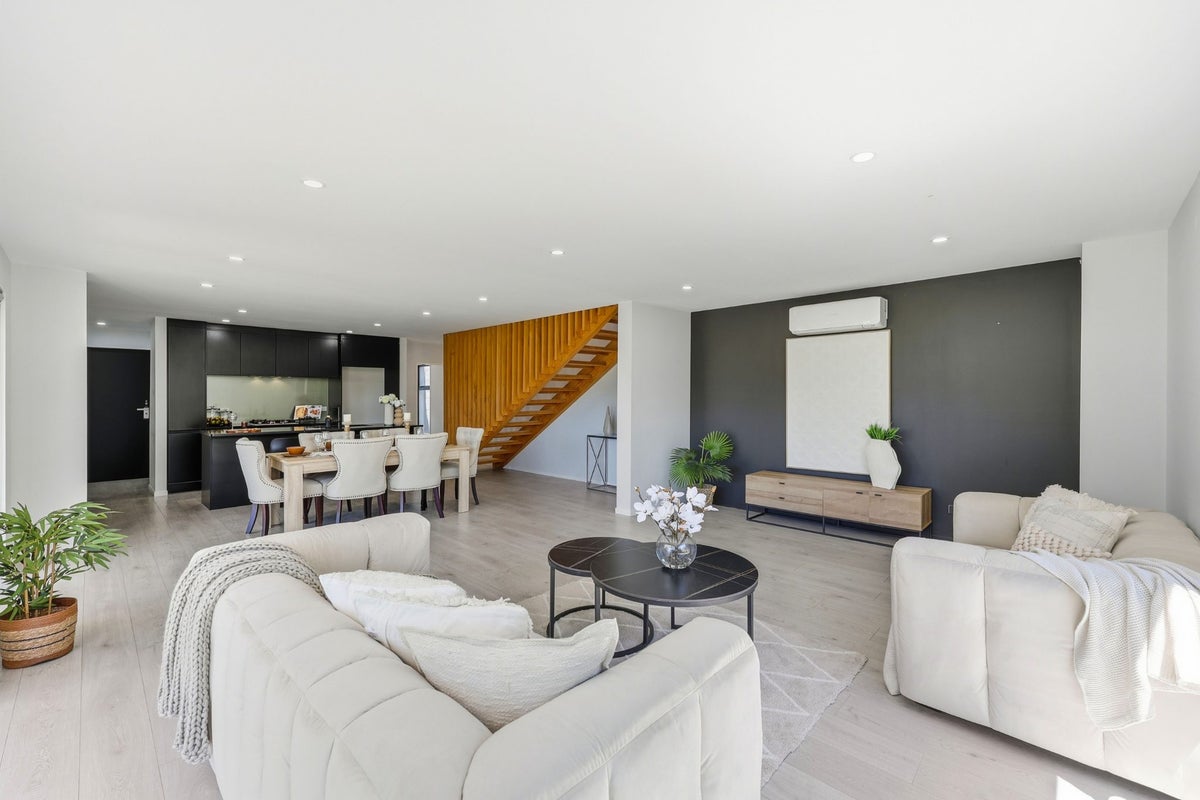 111D Woodglen Road, Glen Eden, Waitakere City, Auckland - Carousel 2
