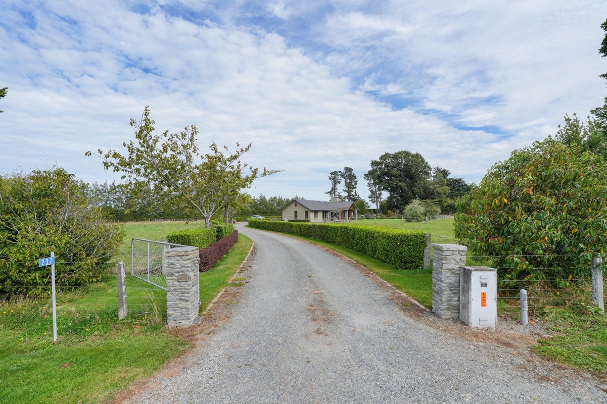 232 Crow Road, Thomsons Crossing, Winton - Carousel 28