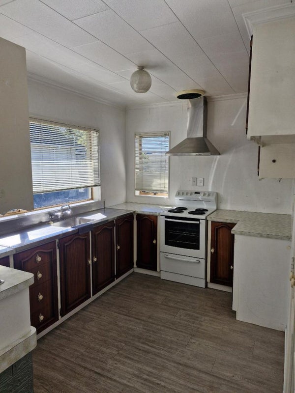1/43 Mangorei Road, Strandon, New Plymouth - Carousel 2