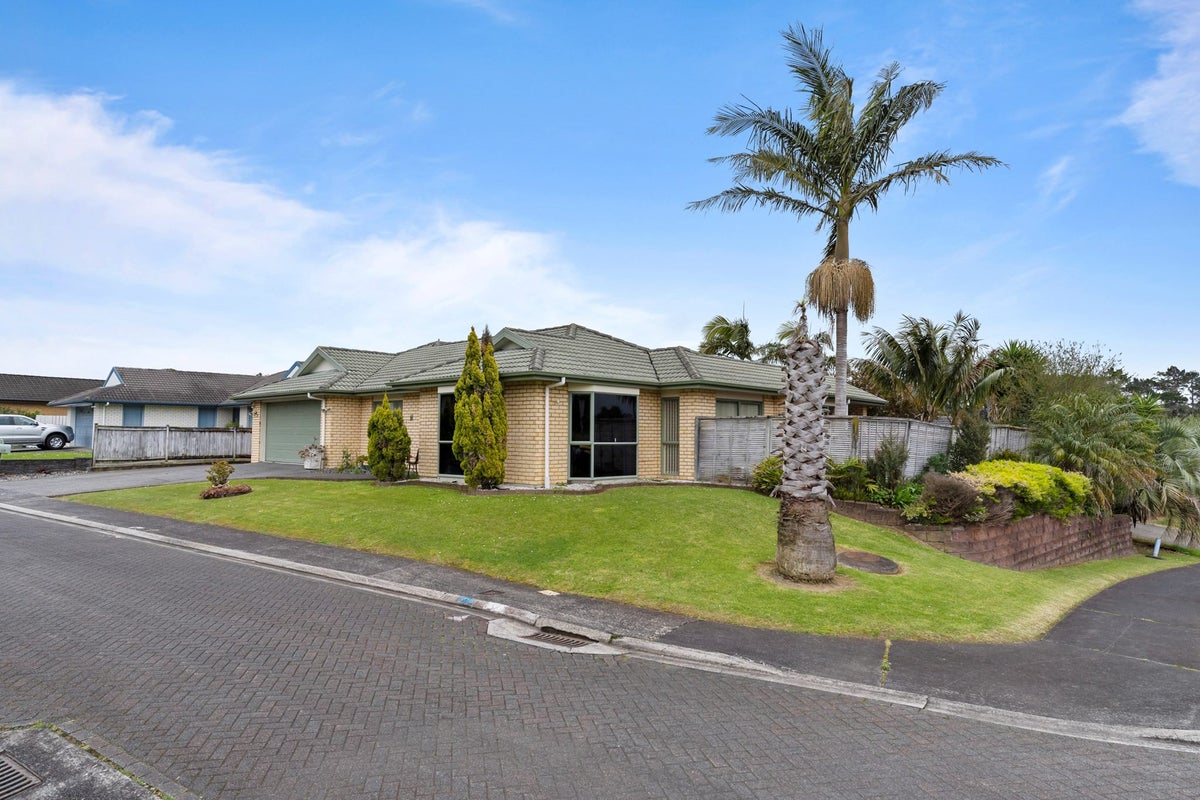 24 Chesterton Terrace, Henderson, Auckland - Carousel 2