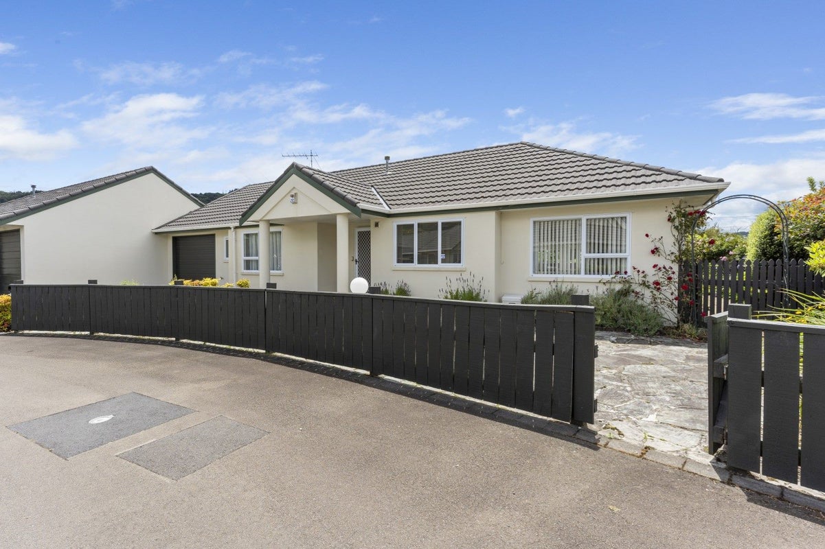 14 Millwood Place, Silverstream, Upper Hutt - Carousel 2