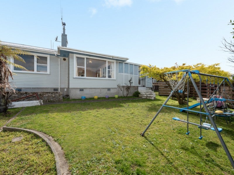 5B Lynwood Place, Brookfield, Tauranga - Carousel 1