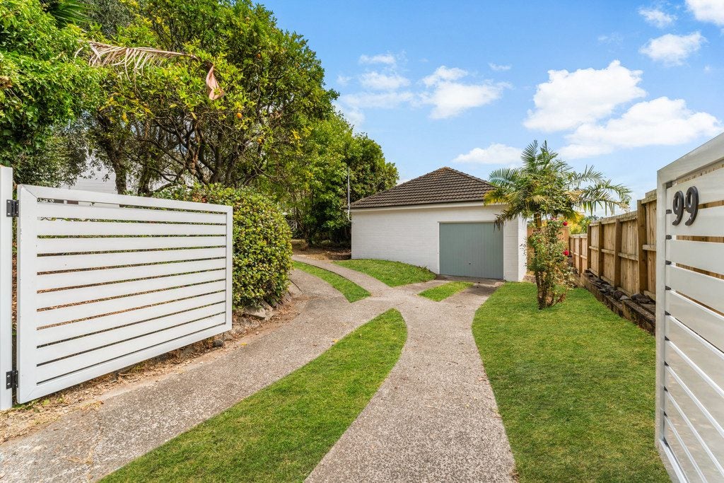 99 Matipo Road, Te Atatu Peninsula, Auckland - Carousel 1