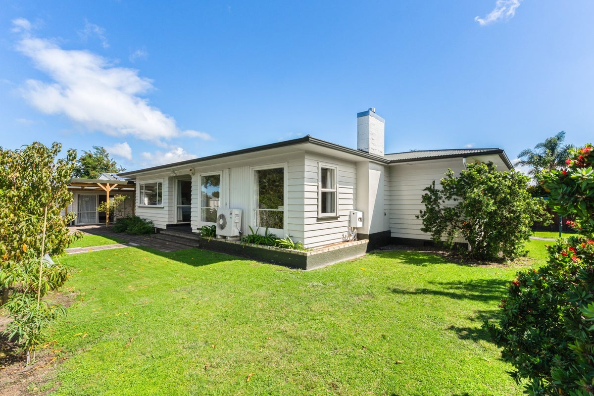 2 Emily Street, Riverdale, Gisborne - Carousel 1