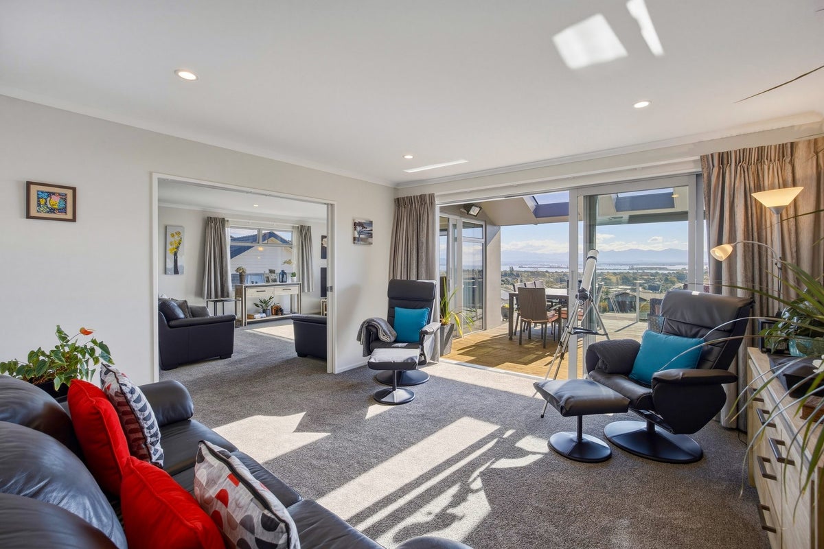 50 Somerset Terrace, Stoke, Nelson - Carousel 2