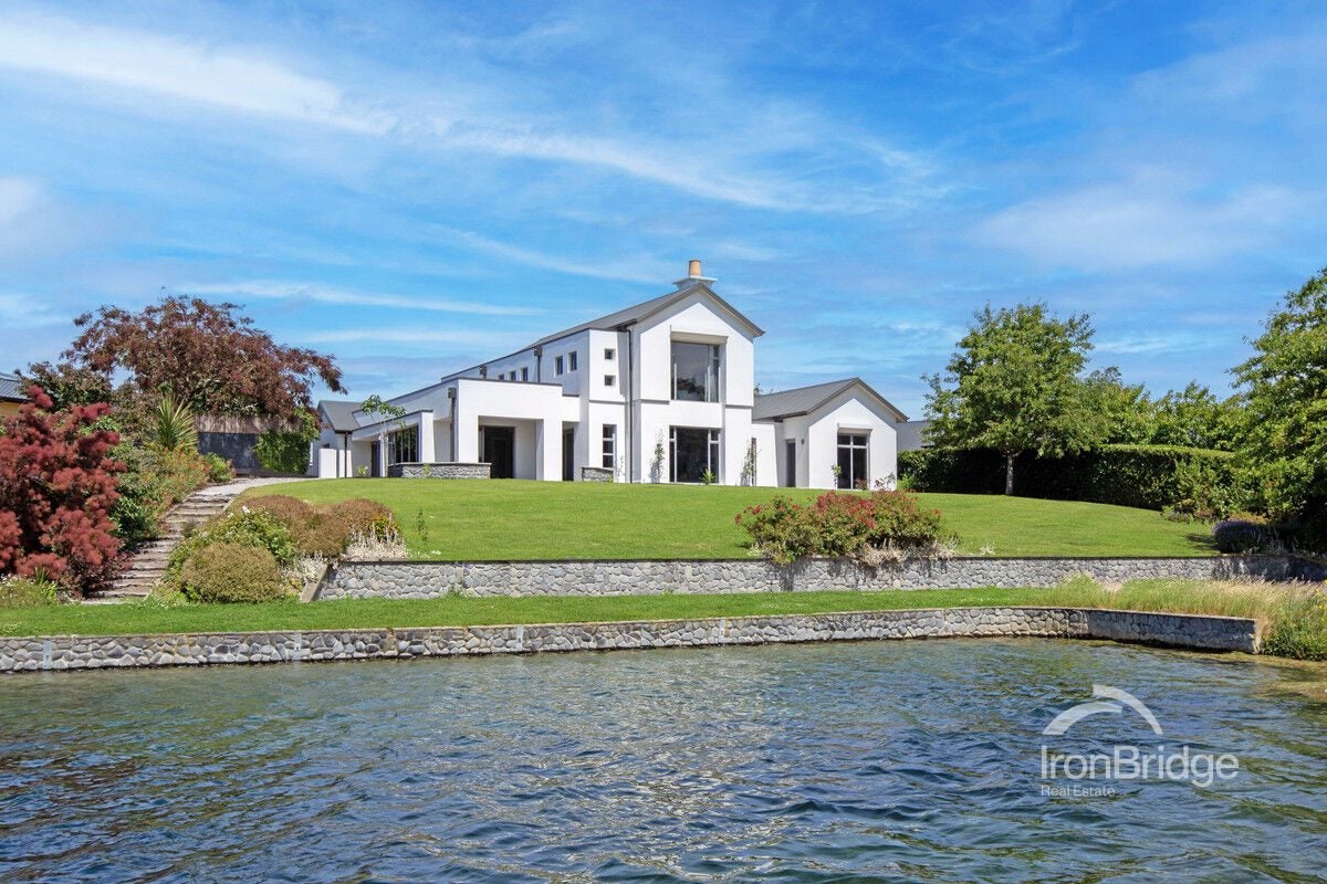 23 Mayfly Lane, Northwood, Christchurch - Carousel 1