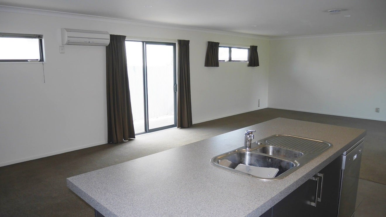 56 Fairfield Avenue, Addington, Christchurch - Carousel 2