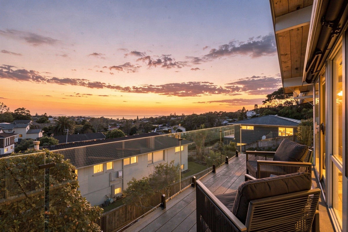 11 Kiri Place, Mairangi Bay, Auckland - Carousel 2