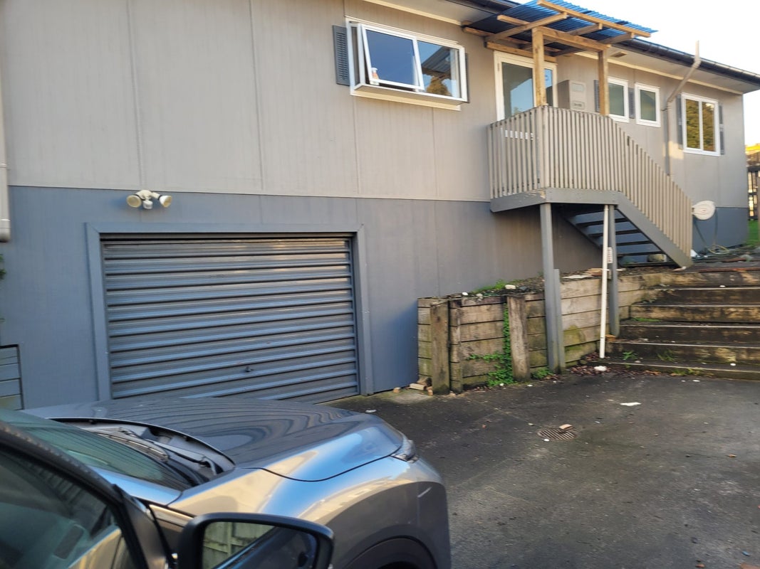 2/112 View Road, Sunnyvale, Auckland - Carousel 1