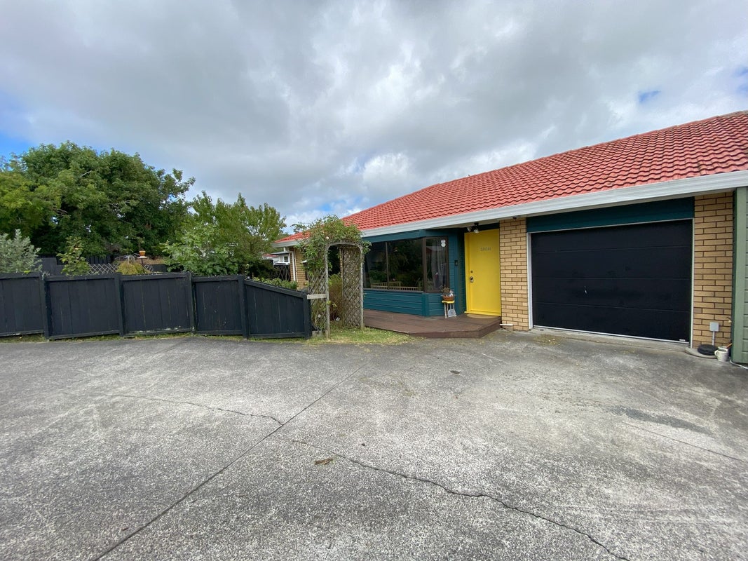 2/4144 Great North Road, Glendene, Auckland - Carousel 1