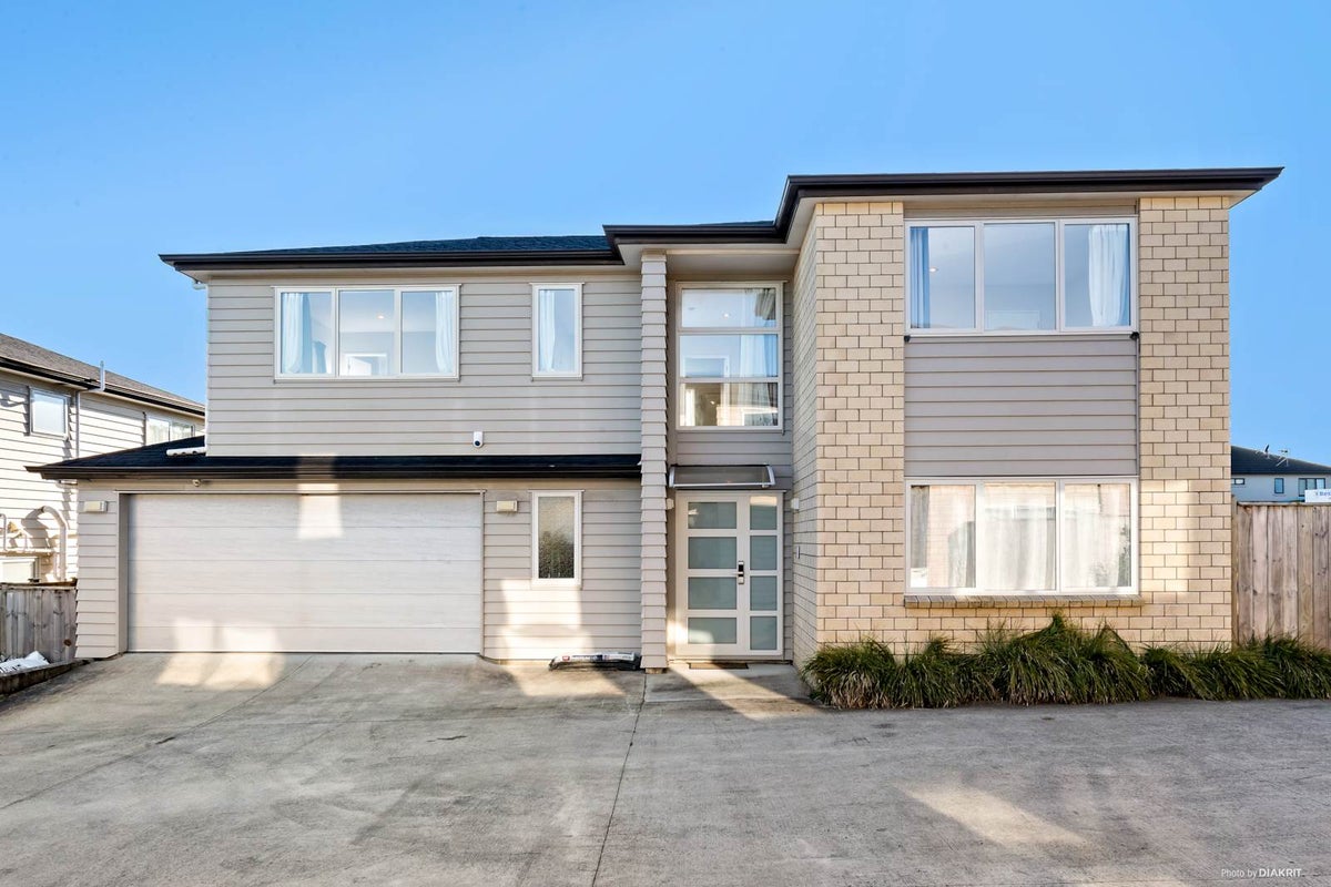 135 Ridge Road, Howick, Auckland - Carousel 1