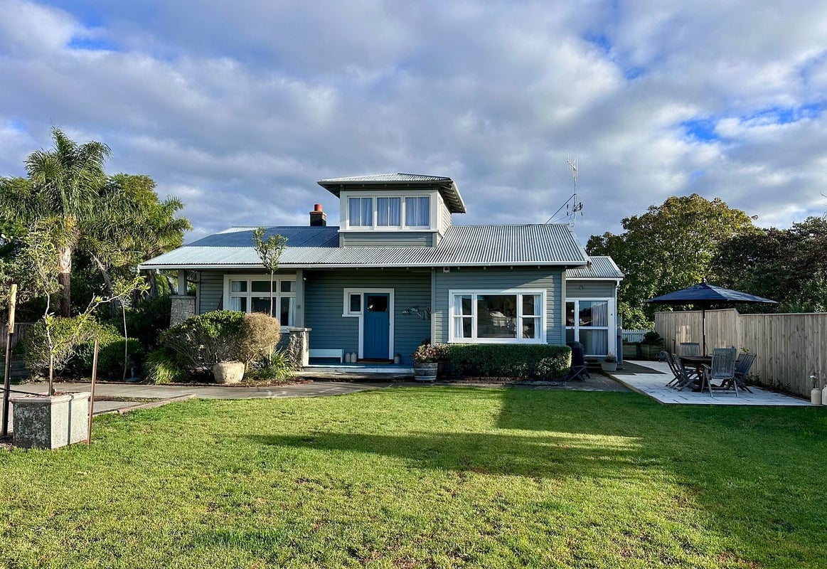 8 Simla Terrace, Hospital Hill, Napier - Carousel 1