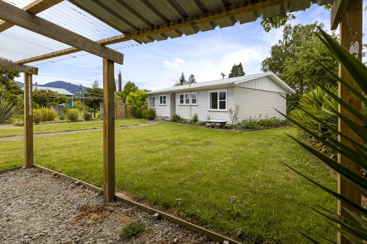 25 Morse Street, Blenheim - Carousel 12