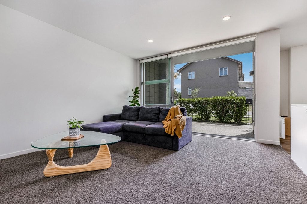 13 Bickerton Way, Flat Bush, Auckland - Carousel 2