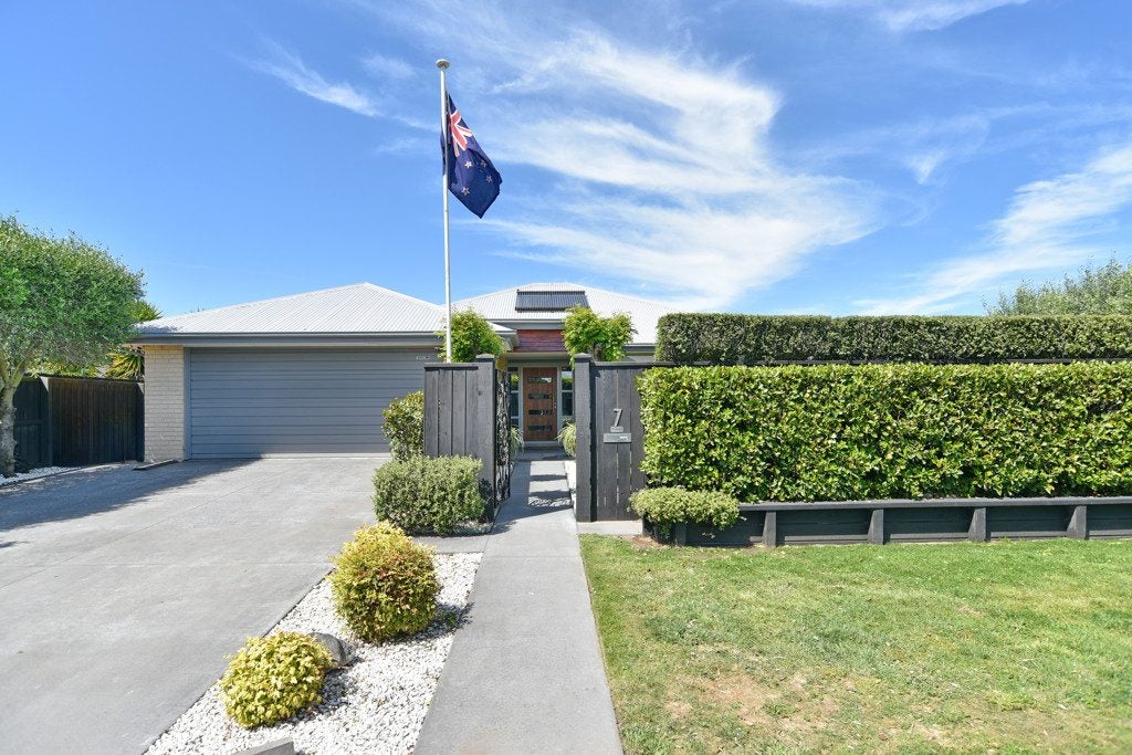7 Araucana Way, Burwood, Christchurch - Carousel 1