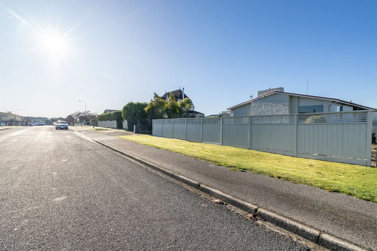 31 Ethel Street, Newfield, Invercargill - Carousel 27