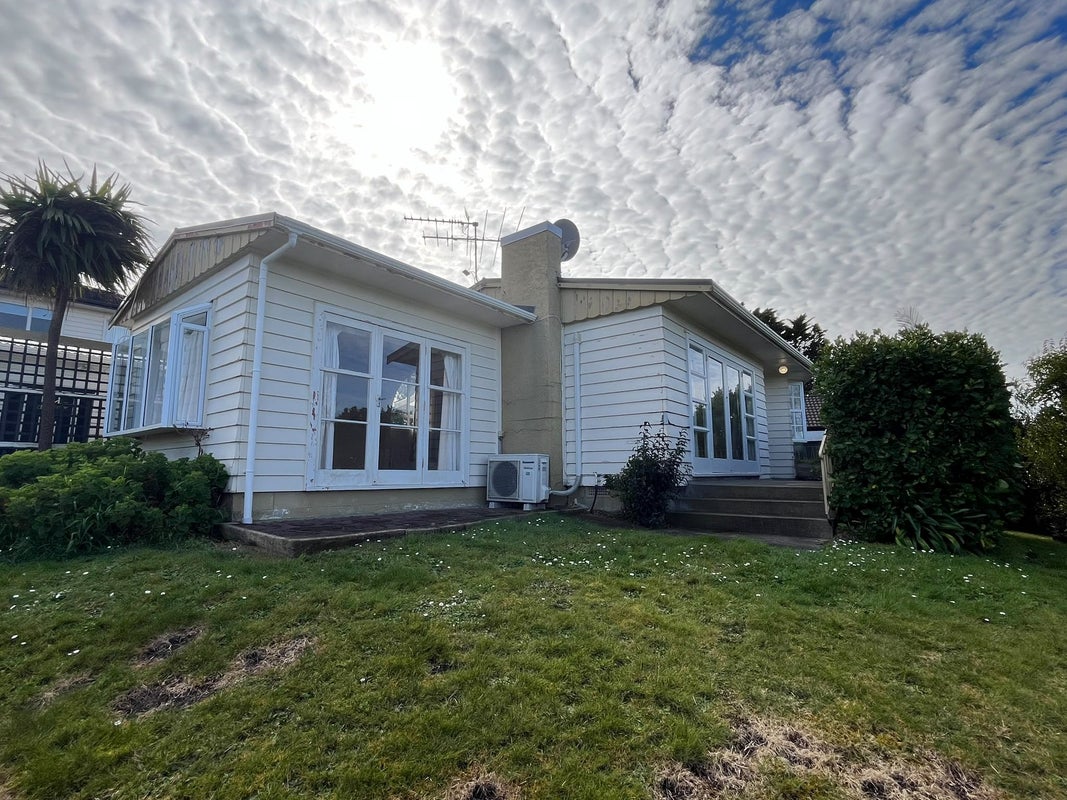 34 Andrew Road, Howick, Auckland - Carousel 1