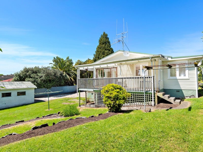 15 Merivale Road, Parkvale, Tauranga - Carousel 1