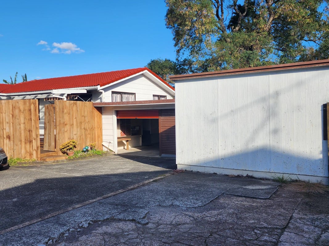 2/5 Nelson Avenue, Northcote Point, Auckland - Carousel 2