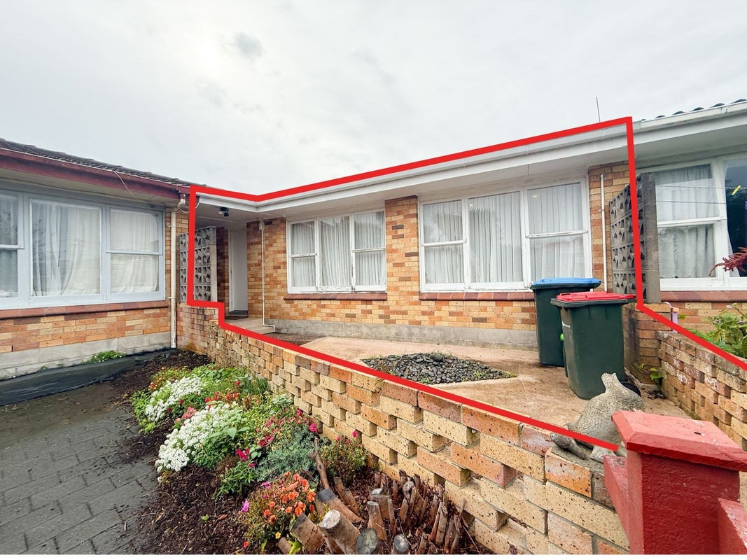 3/2 Fearon Avenue, Three Kings, Auckland - Carousel 1