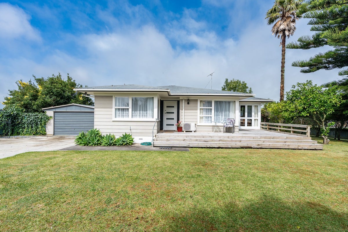 70 Livingstone Avenue, Nawton, Hamilton - Carousel 1