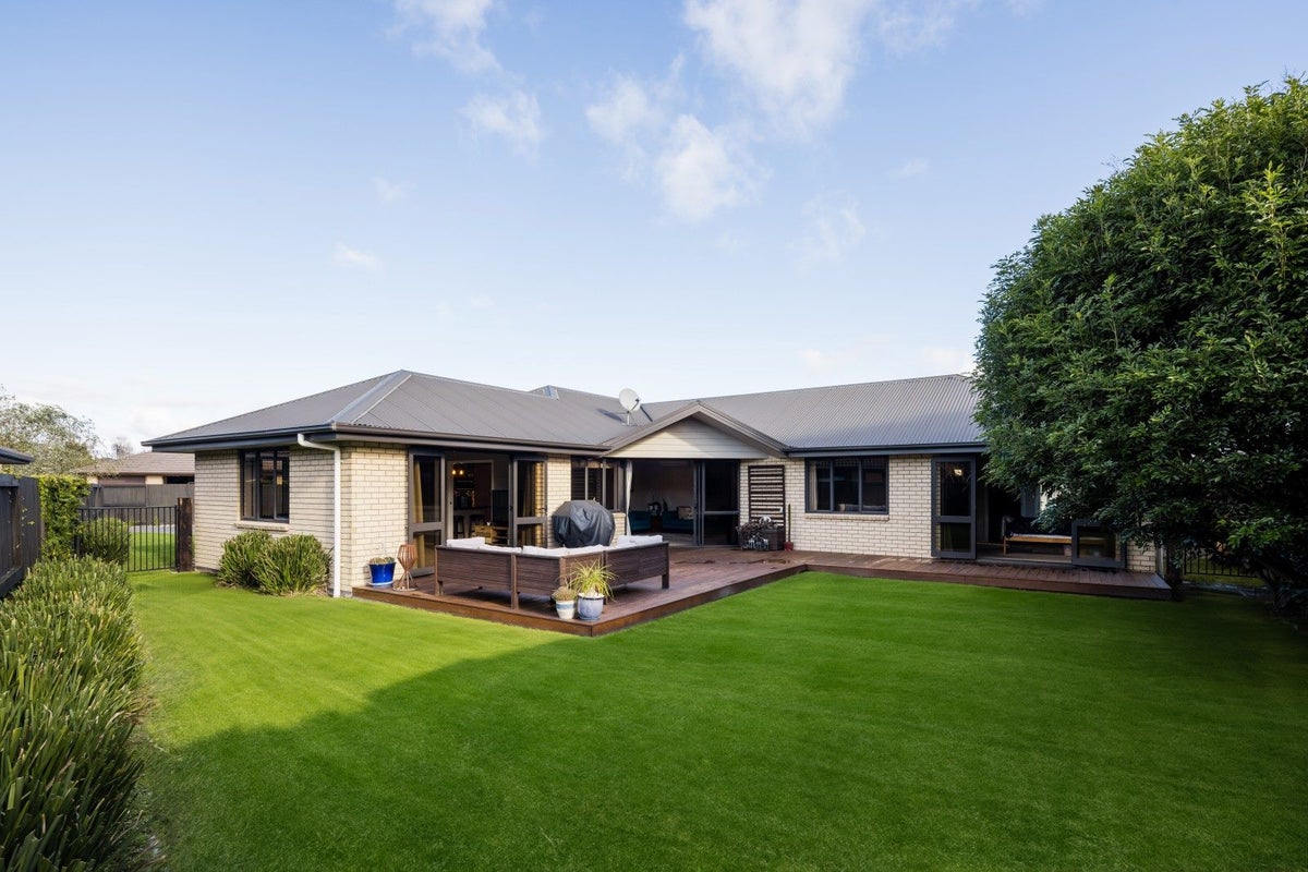 5 Ashington Grove, Huntington, Hamilton - Carousel 1