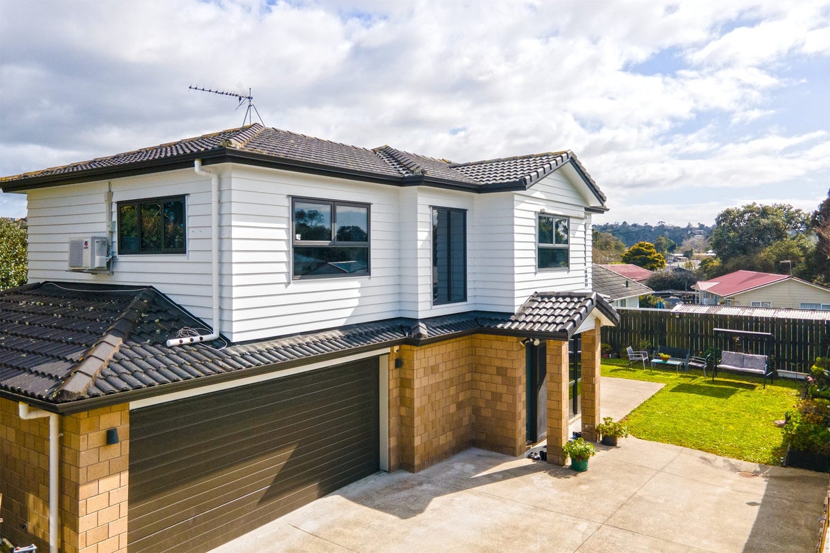 9A Harrington Road, Henderson, Auckland - Carousel 2
