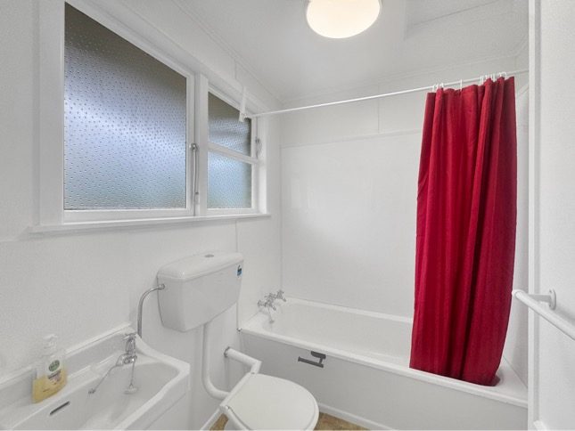 1-3/18 Bristol Street, Trentham, Upper Hutt - Carousel 7