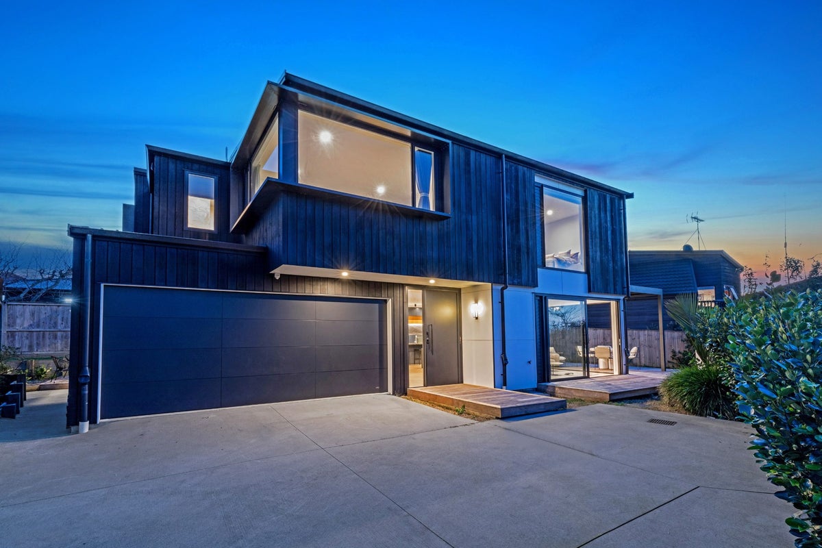 144A Beach Road, Campbells Bay, Auckland - Carousel 2