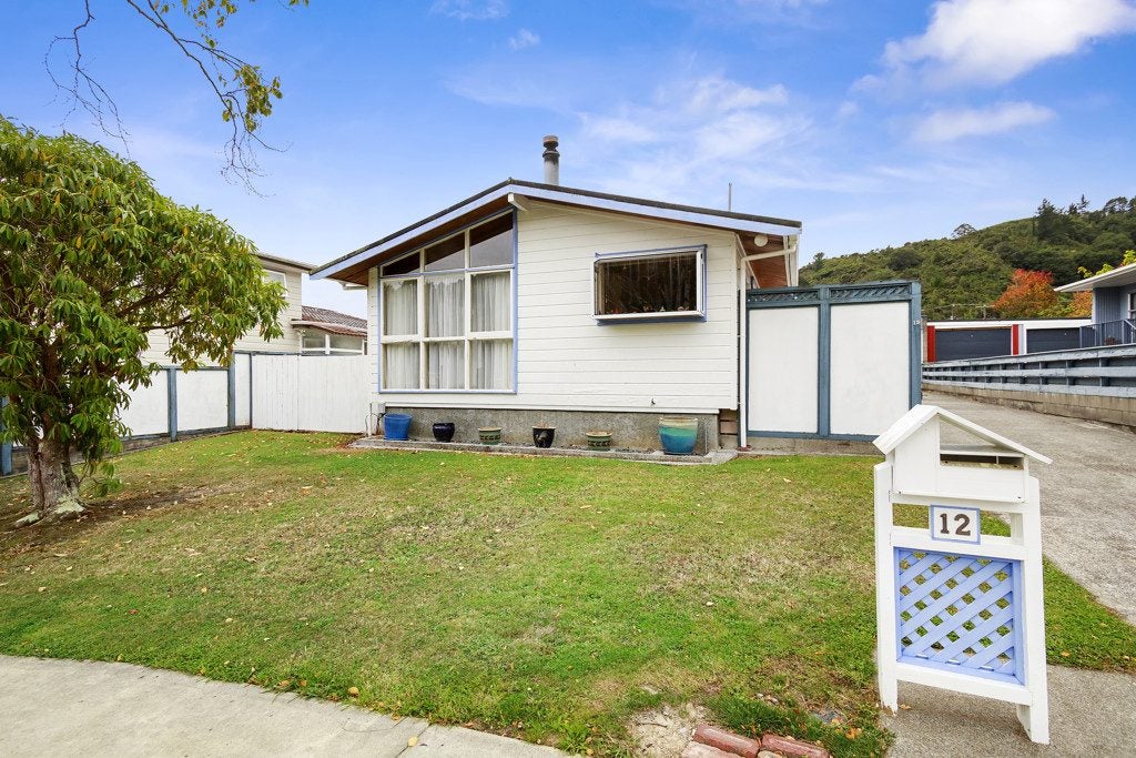 12 Helvetia Grove, Naenae, Lower Hutt - Carousel 2