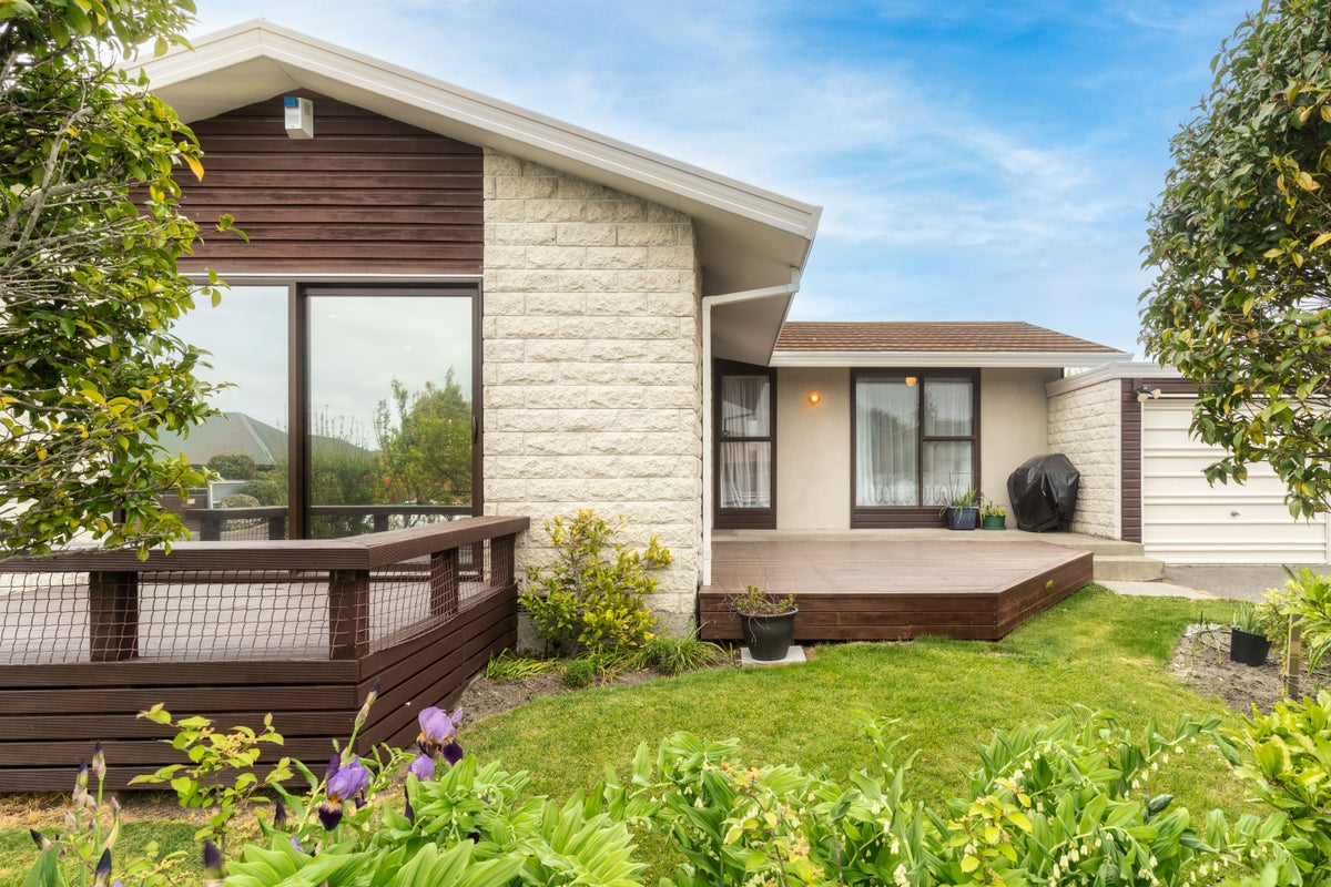 4 Lowry Avenue, Redwood, Christchurch - Carousel 2
