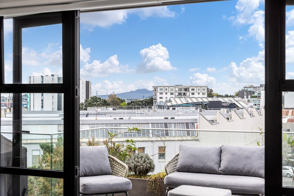 7/4 Churton Street, Parnell, Auckland - Carousel 2