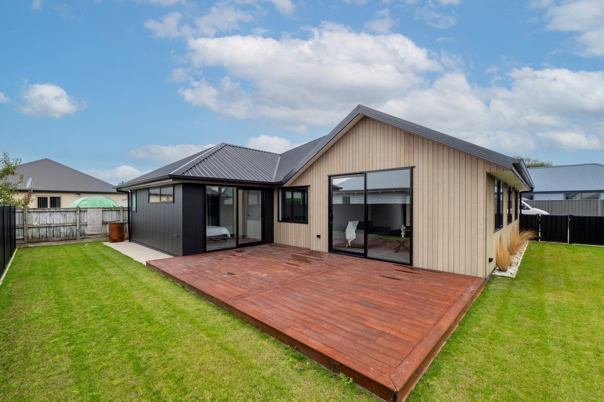 99 Hoffman Court, Waikiwi, Invercargill - Carousel 1