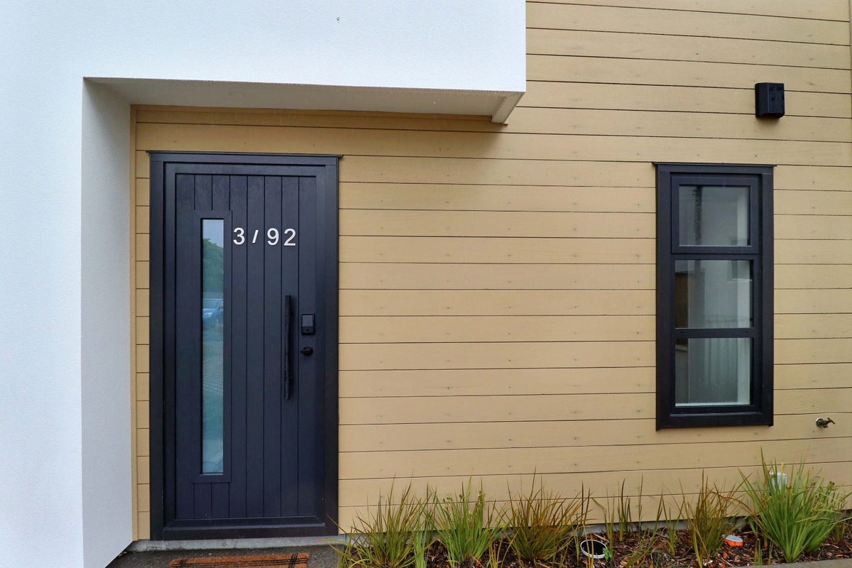 3/92 Oxford Terrace, Epuni, Lower Hutt - Carousel 9