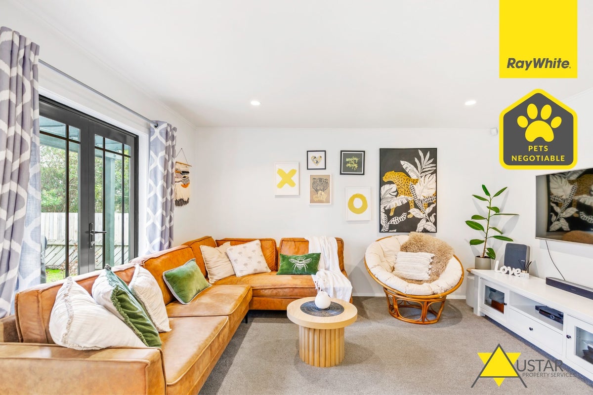 122 Hutchinson Avenue, New Lynn, Auckland - Carousel 1