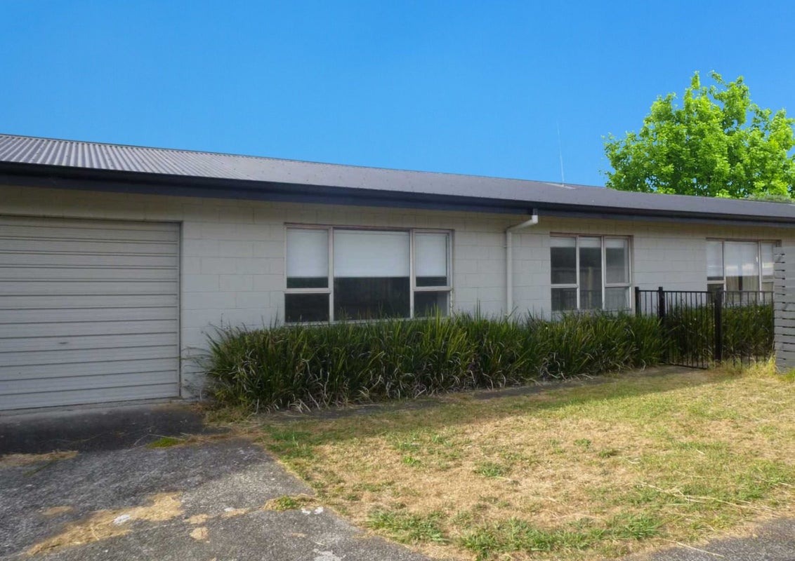 21B Graham Street, Hamilton East, Hamilton - Carousel 8