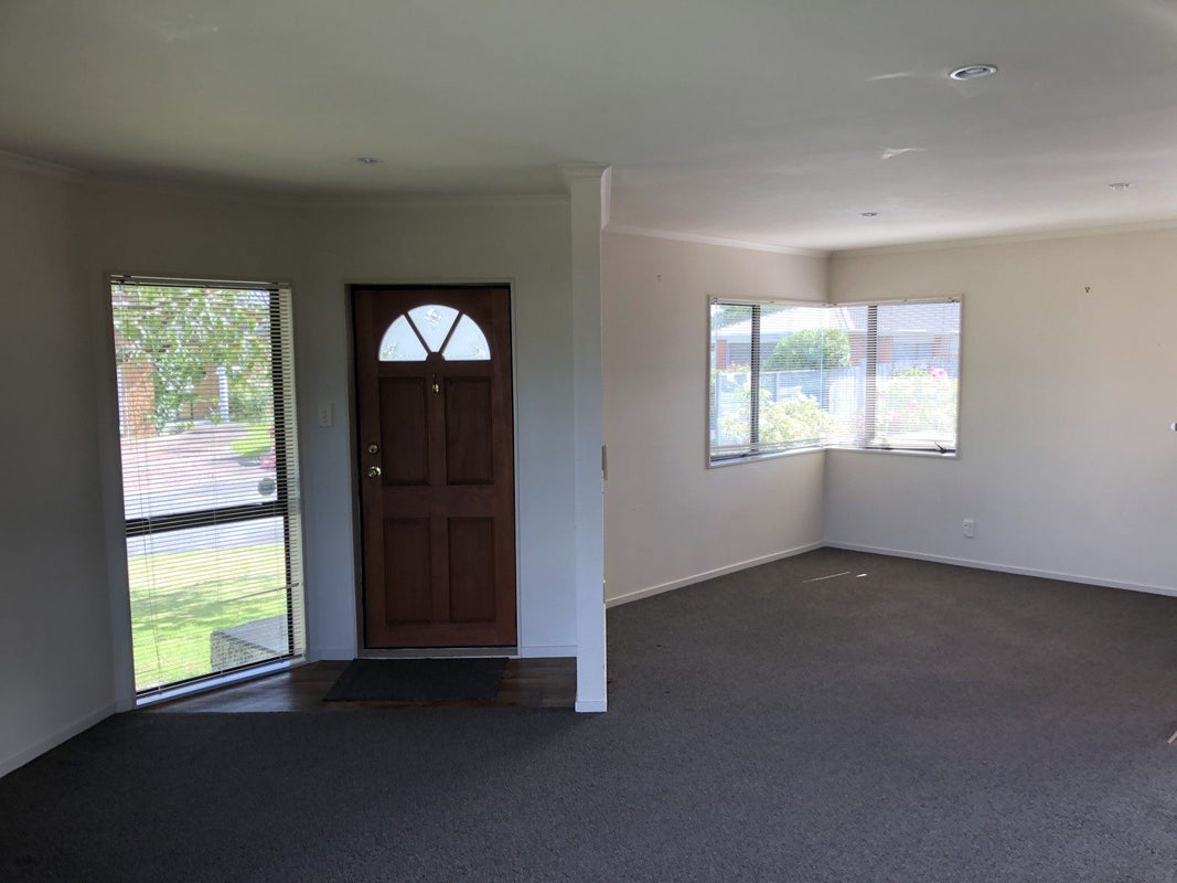 8 St Pauls Court, Highbury, Palmerston North - Carousel 2